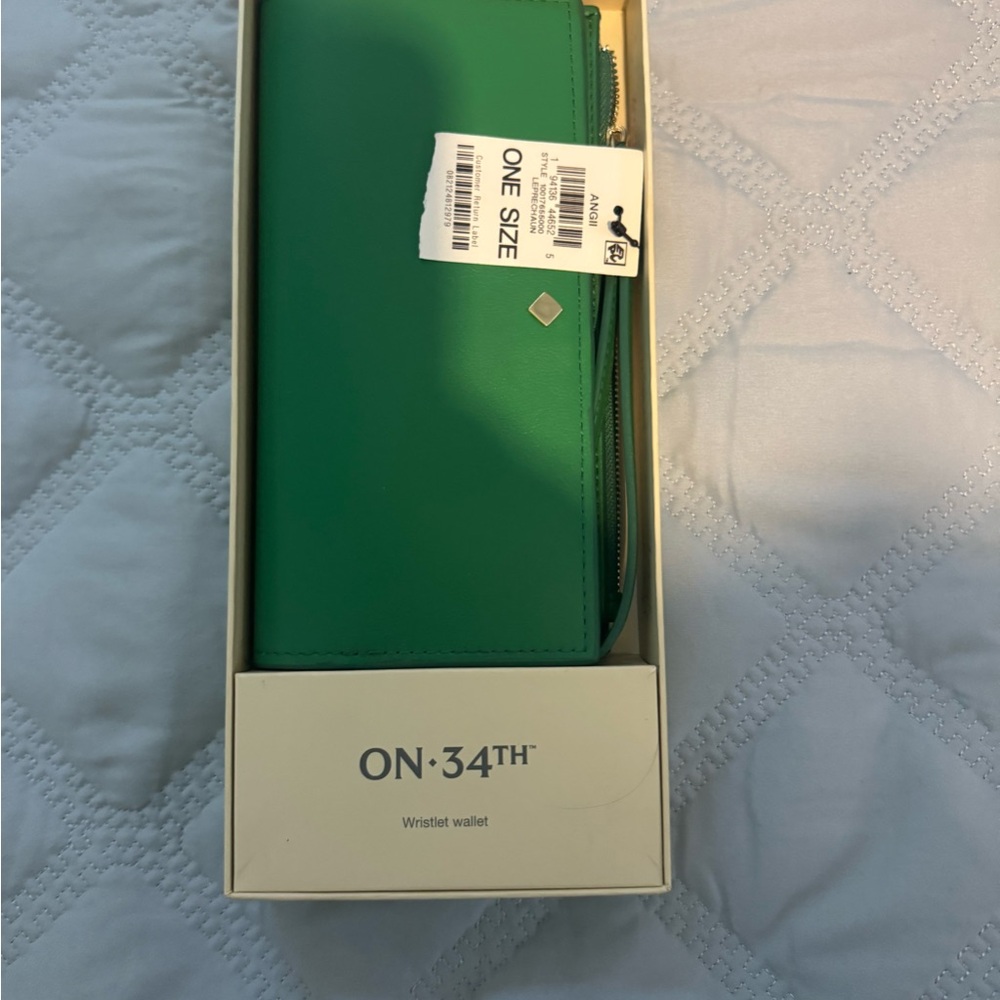 ON 34TH Vibrant Green Wristlet Wallet